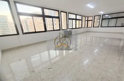 Apartment - 3 Bedrooms - 3 Bathrooms for rent in Tourist Club Area - Abu Dhabi