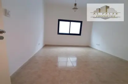 Apartment - 2 Bedrooms - 2 Bathrooms for rent in 585 Building - Al Majaz 3 - Al Majaz - Sharjah