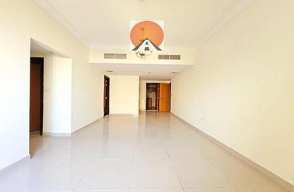 Apartment - 3 Bedrooms - 3 Bathrooms for rent in Muwaileh Commercial - Sharjah