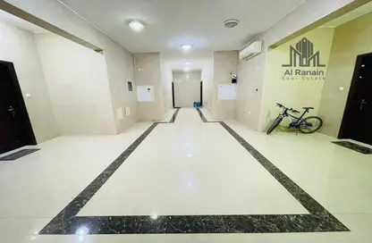 Apartment - 3 Bedrooms - 3 Bathrooms for rent in Al Dafeinah - Asharej - Al Ain