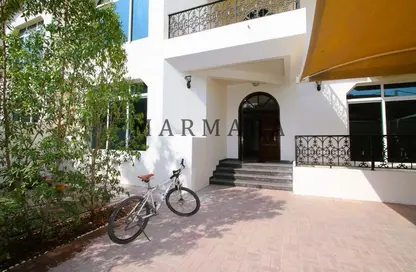 Villa - 4 Bedrooms - 5 Bathrooms for rent in Jumeirah 1 Villas - Jumeirah 1 - Jumeirah - Dubai