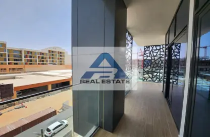 Apartment - 2 Bedrooms - 3 Bathrooms for sale in Oasis 1 - Oasis Residences - Masdar City - Abu Dhabi