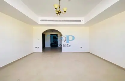 Apartment - 2 Bedrooms - 2 Bathrooms for rent in Civic Center - Al Jimi - Al Ain