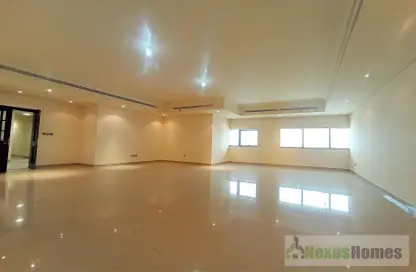 Apartment - 3 Bedrooms - 4 Bathrooms for rent in Silver Wave Tower - Al Mina - Abu Dhabi