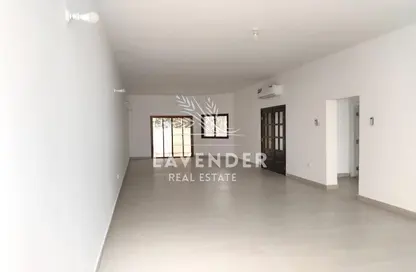 Villa - 5 Bedrooms for rent in Al Karamah - Abu Dhabi