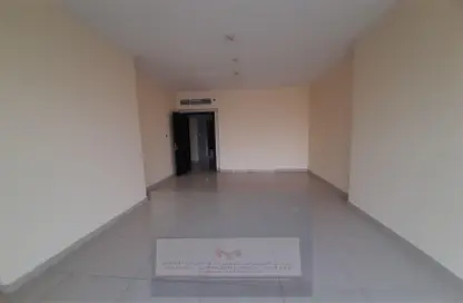 Apartment - 3 Bedrooms - 4 Bathrooms for rent in Shabiya 12 - Shabiya - Mussafah - Abu Dhabi