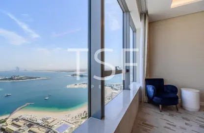 Apartment - 1 Bathroom for sale in The Palm Tower - Palm Jumeirah - Dubai