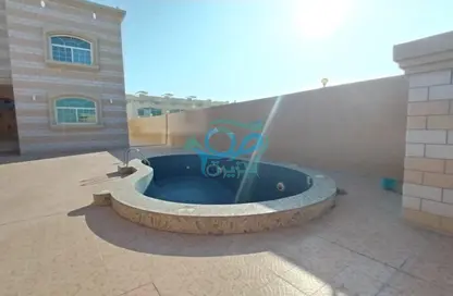 Villa - 6 Bedrooms for rent in Khalifa City - Abu Dhabi