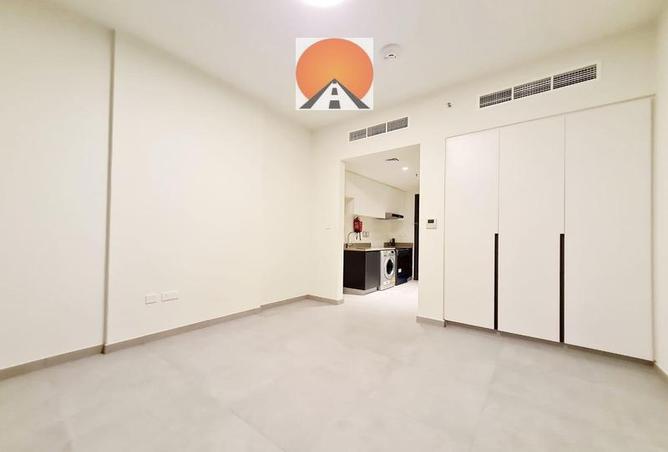 Apartment - 1 Bathroom for rent in East Village - Aljada - Sharjah