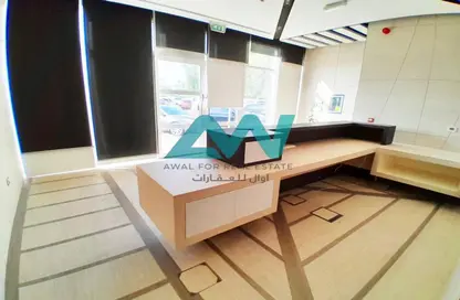 Retail - Studio - 2 Bathrooms for rent in Al Falah Tower - Corniche Road - Abu Dhabi