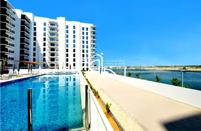 Apartment - 1 Bathroom for sale in Waters Edge - Yas Island - Abu Dhabi