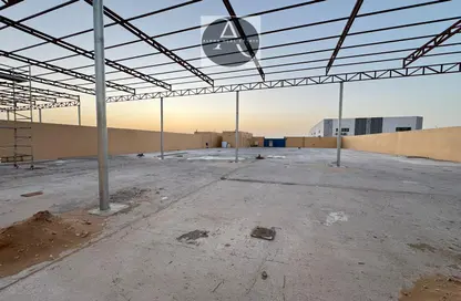 Warehouse - Studio - 2 Bathrooms for rent in Al Sajaa S - Al Sajaa - Sharjah