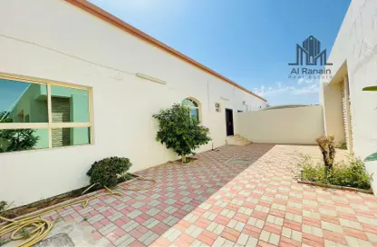 Apartment - 2 Bedrooms - 2 Bathrooms for rent in Al Zaafaran - Al Khabisi - Al Ain