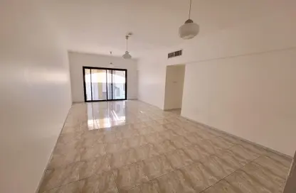 Apartment - 2 Bedrooms - 1 Bathroom for rent in Jamal Abdul Nasser Street - Al Majaz - Sharjah