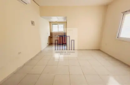 Apartment - 1 Bathroom for rent in Fire Station Road - Muwaileh - Sharjah