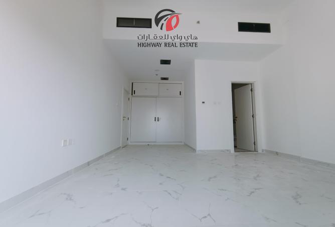 Apartment - 1 Bedroom - 2 Bathrooms for rent in Al Amir Hamad Building - Al Warsan 4 - Al Warsan - Dubai