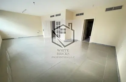 Apartment - 3 Bedrooms - 4 Bathrooms for rent in Madinat Zayed - Abu Dhabi