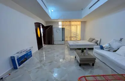 Apartment - 1 Bathroom for rent in Khalifa City A Villas - Khalifa City A - Khalifa City - Abu Dhabi