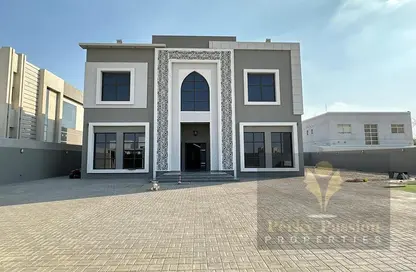 Villa - 5 Bedrooms - 6 Bathrooms for rent in Al Aweer 1 - Al Aweer - Dubai