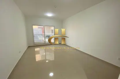 Apartment - 1 Bathroom for rent in Royal JVC Building - Jumeirah Village Circle - Dubai