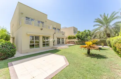 Villa - 4 Bedrooms - 4 Bathrooms for rent in Meadows 8 - Meadows - Dubai