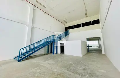 Warehouse - Studio - 2 Bathrooms for rent in Al Quoz 3 - Al Quoz - Dubai