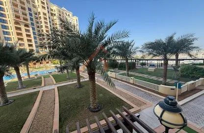 Apartment - 2 Bedrooms - 4 Bathrooms for sale in Marina Residences 6 - Marina Residences - Palm Jumeirah - Dubai