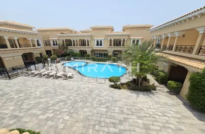 Villa - 4 Bedrooms - 5 Bathrooms for rent in Jumeirah 1 Villas - Jumeirah 1 - Jumeirah - Dubai