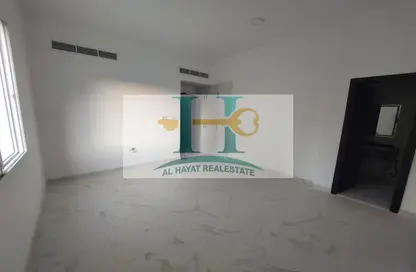 Apartment - 2 Bedrooms - 2 Bathrooms for rent in Al Jurf 2 - Al Jurf - Ajman Downtown - Ajman