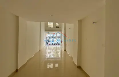 Shop - Studio - 1 Bathroom for rent in Jamal Abdul Nasser Street - Al Majaz - Sharjah