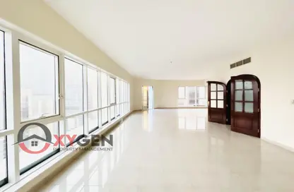 Duplex - 4 Bedrooms - 4 Bathrooms for rent in Al Salam Tower - Tourist Club Area - Abu Dhabi