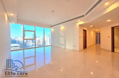 Apartment - 2 Bedrooms - 3 Bathrooms for rent in Baynuna Tower 2 - Corniche Road - Abu Dhabi