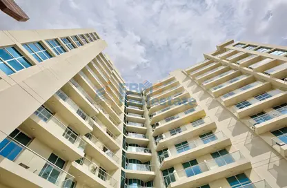 Apartment - 1 Bathroom for rent in Azizi Plaza - Al Furjan - Dubai