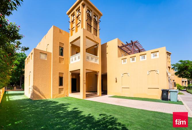 Villa - 5 Bedrooms - 6 Bathrooms for rent in Dubai Style - North Village - Al Furjan - Dubai