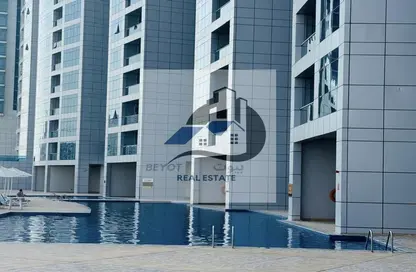 Apartment - 2 Bedrooms - 2 Bathrooms for rent in Corniche Tower - Ajman Corniche Road - Ajman