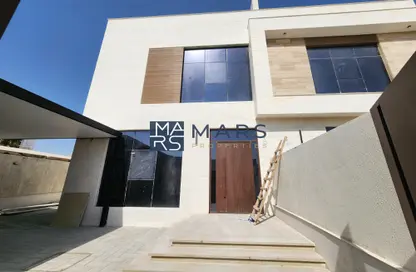 Villa - 4 Bedrooms - 6 Bathrooms for rent in Hoshi 1 - Hoshi - Al Badie - Sharjah