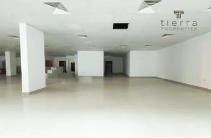 Show Room - Studio - 2 Bathrooms for rent in Nad Al Hamar Avenues - Nadd Al Hammar - Dubai