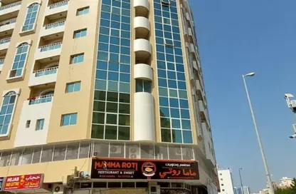 Apartment - 2 Bedrooms - 2 Bathrooms for rent in Cornish Tower - Al Rumaila - Ajman