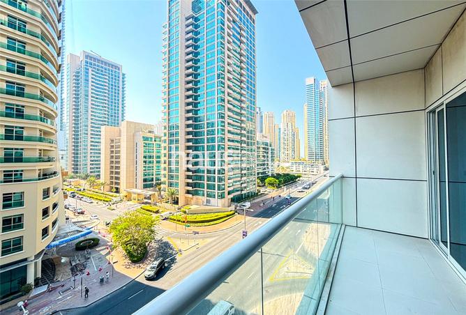 Apartment - 1 Bedroom - 2 Bathrooms for rent in West Avenue Tower - Dubai Marina - Dubai