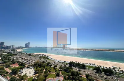 Apartment - 3 Bedrooms - 4 Bathrooms for rent in Wave tower - Corniche Road - Abu Dhabi