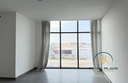 Apartment - 2 Bedrooms - 3 Bathrooms for rent in The Edge - Dubai Investment Park (DIP) - Dubai