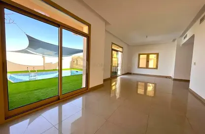 Townhouse - 5 Bedrooms - 6 Bathrooms for rent in Golf Gardens - Khalifa City - Abu Dhabi