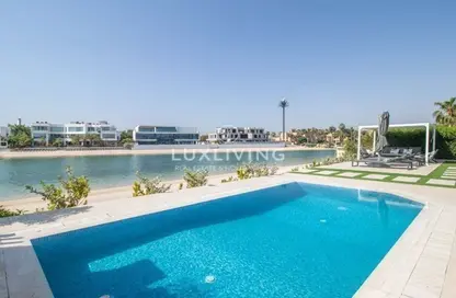 Villa - 5 Bedrooms - 5 Bathrooms for rent in Garden Homes Frond E - Garden Homes - Palm Jumeirah - Dubai