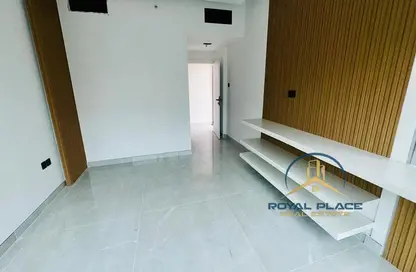 Apartment - 1 Bedroom - 2 Bathrooms for rent in Al Amir - Barsha Heights (Tecom) - Dubai