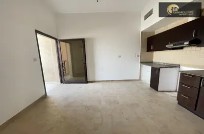 Apartment - 1 Bathroom for rent in Silicon Gates 1 - Silicon Gates - Dubai Silicon Oasis - Dubai