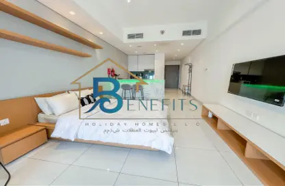 Apartment - 1 Bathroom for rent in Blue Waves Tower - Dubai Residence Complex - Dubai