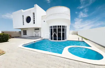 Villa - 5 Bedrooms - 6 Bathrooms for rent in Jumeirah 1 Villas - Jumeirah 1 - Jumeirah - Dubai