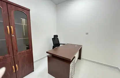 Office Space - Studio - 1 Bathroom for rent in Red Avenue - Al Garhoud - Dubai