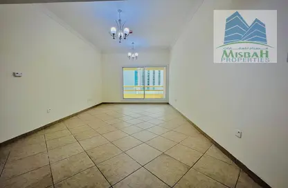 Apartment - 2 Bedrooms - 2 Bathrooms for rent in Metro Building - Al Barsha 1 - Al Barsha - Dubai