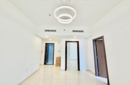 Apartment - 1 Bedroom - 2 Bathrooms for rent in Jumeirah Garden City - Al Satwa - Dubai